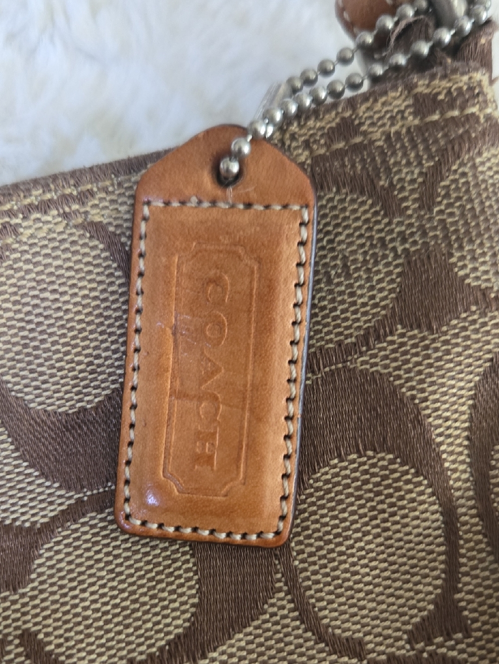 Coach Signature Clip Vintage  Canvas Shoulder Bag in Brown/Tan - Picture 3 of 12